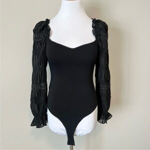 Astr the Label Elegant Black Bodysuit with Gathered Sleeves